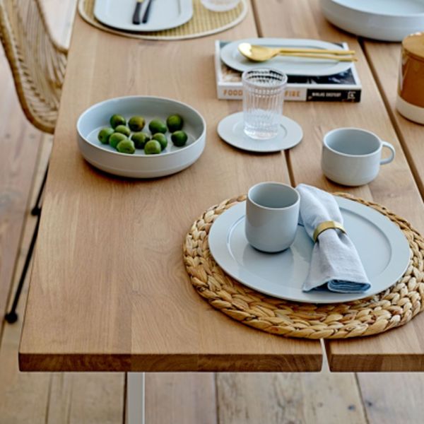 Cozy Oak Dining Table - Nature